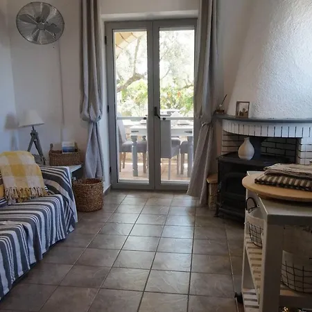 Semi Detached Stone House Great Location 펜션